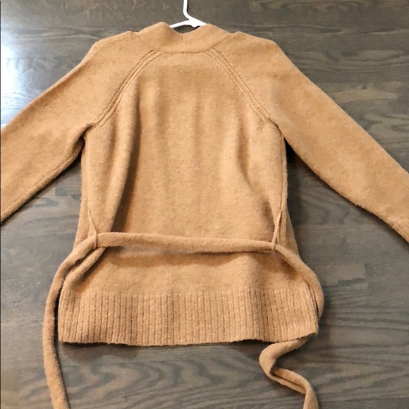 Perfect fall 3/4 sleeve sweater! - Picture 5 of 5